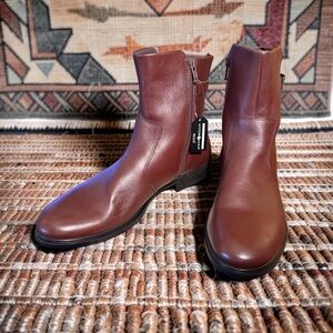 ECCO Touch 15 NWT Sz 41 Chelsea Style  Hydromax Brown Leather Ankle Boot (SH283)